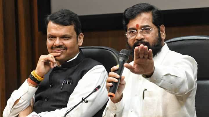 '... हे महाराष्ट्र शासनास शोभणारे नाही', राष्ट्रवादीच्या नेत्यानं शिंदे-फडणवीस सरकारला घेरलं '... हे महाराष्ट्र शासनास शोभणारे नाही', राष्ट्रवादीच्या नेत्यानं शिंदे-फडणवीस सरकारला घेरलं
