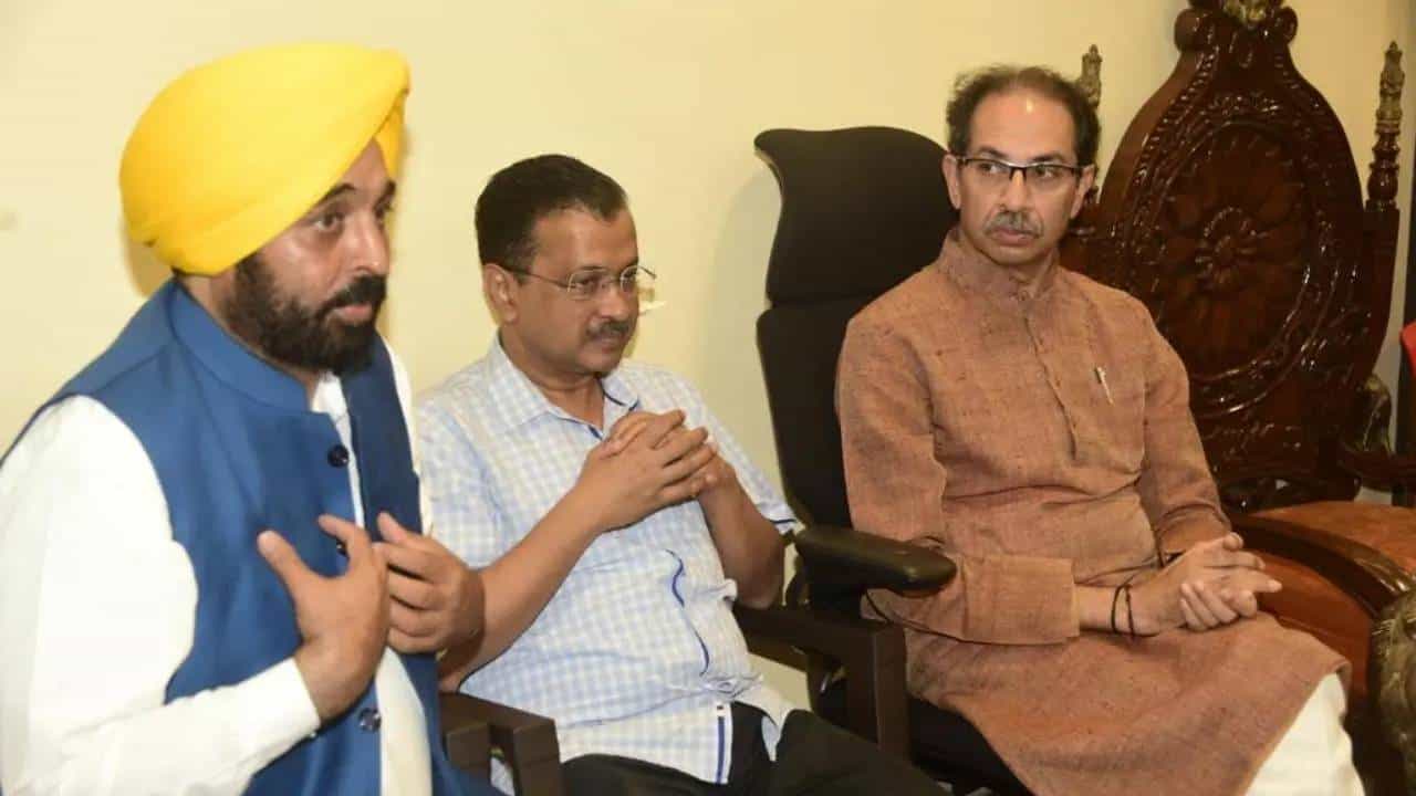 Special Report | सापनाथ, नागनाथ एकत्र आले तरी..., केजरीवाल-ठाकरे भेटीवर देवेंद्र फडणवीस यांचा हल्लाबोल