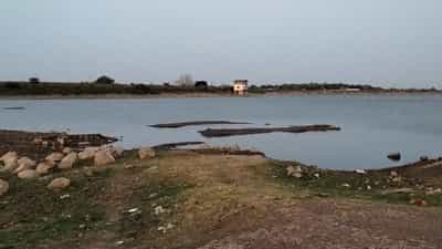 धुळेकरांना आता हरणमाळ धरणाचाच आधार? काय आहे कारण? नकाने तलावाचं काय झालं?