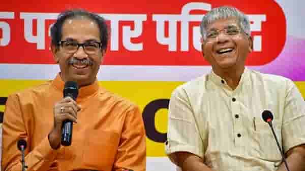 ‘वेळीच सावध व्हा’ या आंबेडकर यांच्या सल्ल्यावर शिवसेना नेत्या म्हणाला, ‘ते मविआत किती?’