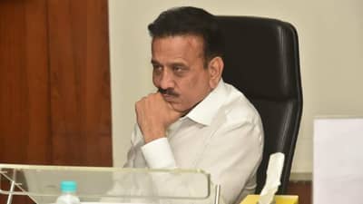 ...नाहीतर वडिलांच्या पेन्शनवरच जगत असते; गिरीश महाजनांना राष्ट्रवादीच्या बड्या नेत्याचा टोला