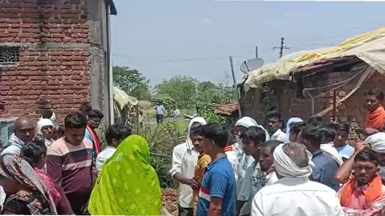 कर्करोगाने युवकाचा घरीच मृत्यू, मृतदेहावर अंत्यसंस्कार करण्यावरून वाद, गावात तणावपूर्ण परिस्थिती