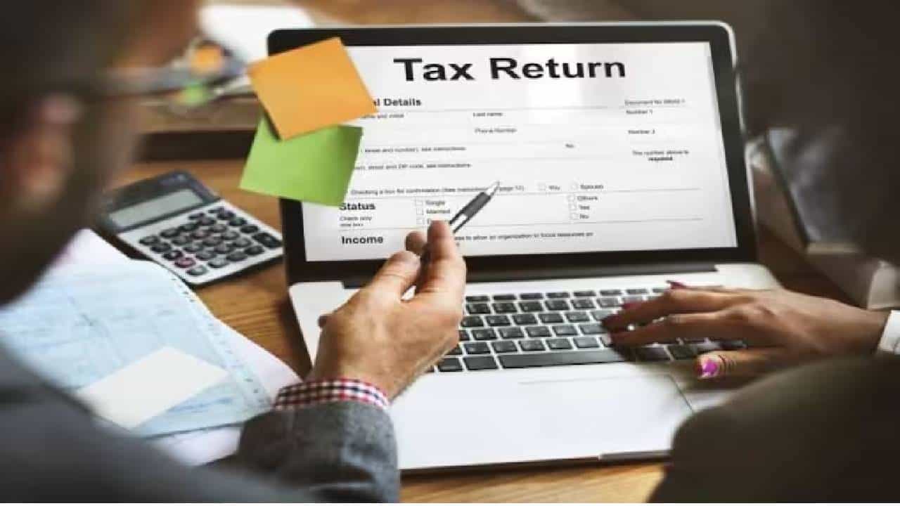 ITR Fillings : करदात्यांसाठी महत्वाची अपडेट! ऑनलाईन ITR फॉर्म जारी, या चुका पडतील महागात