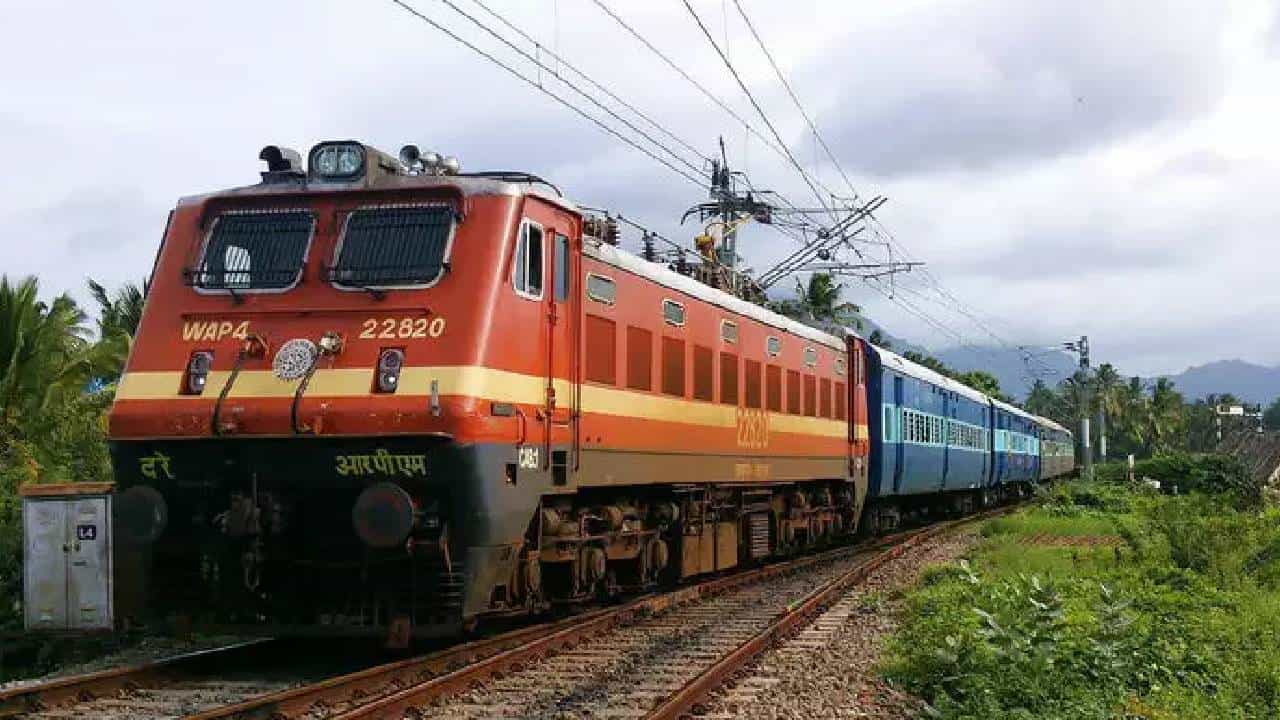 नागपूरमधील रेल रोकोला यश, हिंगणघाट स्थानकात थांबणार 'या' तीन एक्स्प्रेस 