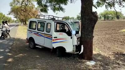 मुलाने पहिला क्रमांक काढला, वडिलांना आनंद झाला, पण घरी पोहचण्यापुर्वीच अपघात झाला