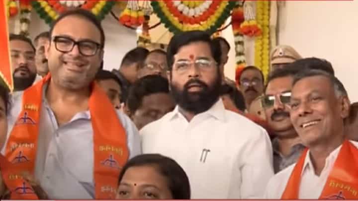 राष्ट्रवादीला मोठं खिंडार, गोंदियात नगराध्यक्षांसह १५ नगरसेवकांचाही शिंदे गटात प्रवेश राष्ट्रवादीला मोठं खिंडार, गोंदियात नगराध्यक्षांसह १५ नगरसेवकांचाही शिंदे गटात प्रवेश