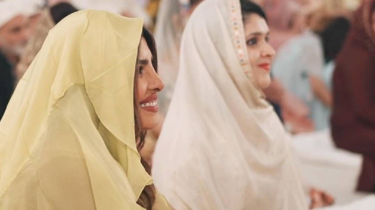 आपल्या बहिणीच्या आनंदात सहभागी होण्यासाठी अभिनेत्री प्रियांका चोप्राही अमेरिकेहून आली होती. 