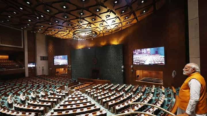 नवी इमारत, नवी आसन व्यवस्था, कसे असेल नवे संसद भवन, पहा पहिली झलक नवी इमारत, नवी आसन व्यवस्था, कसे असेल नवे संसद भवन, पहा पहिली झलक