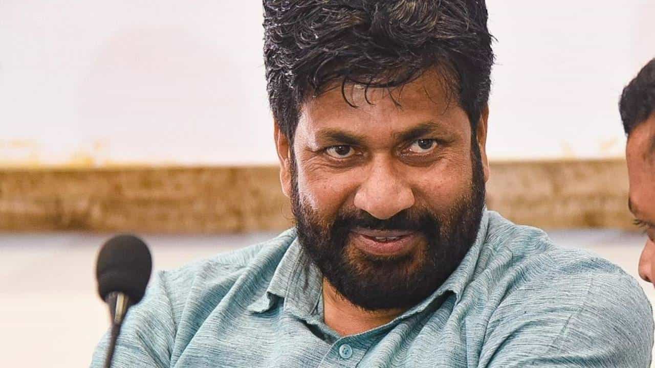 नवनीत राणा यांच्या अमरावतीवर बच्चू कडू यांचा दावा, लोकसभेला उमेदवार देणार; नवनीत राणा यांची डोकेदुखी वाढणार?