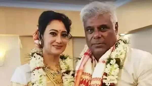 राष्ट्रीय पुरस्कार विजेते आणि बॉलीवूडचे प्रसिद्ध 'खलनायक' आशिष विद्यार्थी यांनी वयाच्या 60 व्या वर्षी दुसरे लग्न केले. आसाममधील रुपाली बरुआ हिच्याशी रजिस्टर मॅरेज केले. त्यांच्या दुसऱया लग्नाने चाहत्यांना आश्चर्याचा धक्का बसला. आता आशिष आणि रुपाली यांच्या लग्नाचे फोटो समोर आले असून ते सोशल मीडियावर व्हायरल होत आहेत.