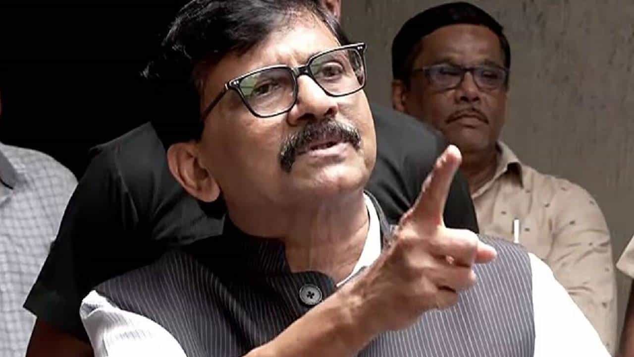 संजय राऊत मविआचे गौतमी पाटील, भाजपच्या नेत्याची बोचरी टीका