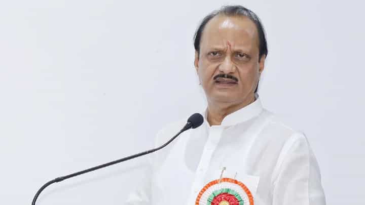 बुलढाणा बस अपघातावर अजित पवार संतापले; शासनाला खडेबोल सुनावत म्हणाले, ‘आता तरी गांभीर्यानं...’ बुलढाणा बस अपघातावर अजित पवार संतापले; शासनाला खडेबोल सुनावत म्हणाले, ‘आता तरी गांभीर्यानं...’