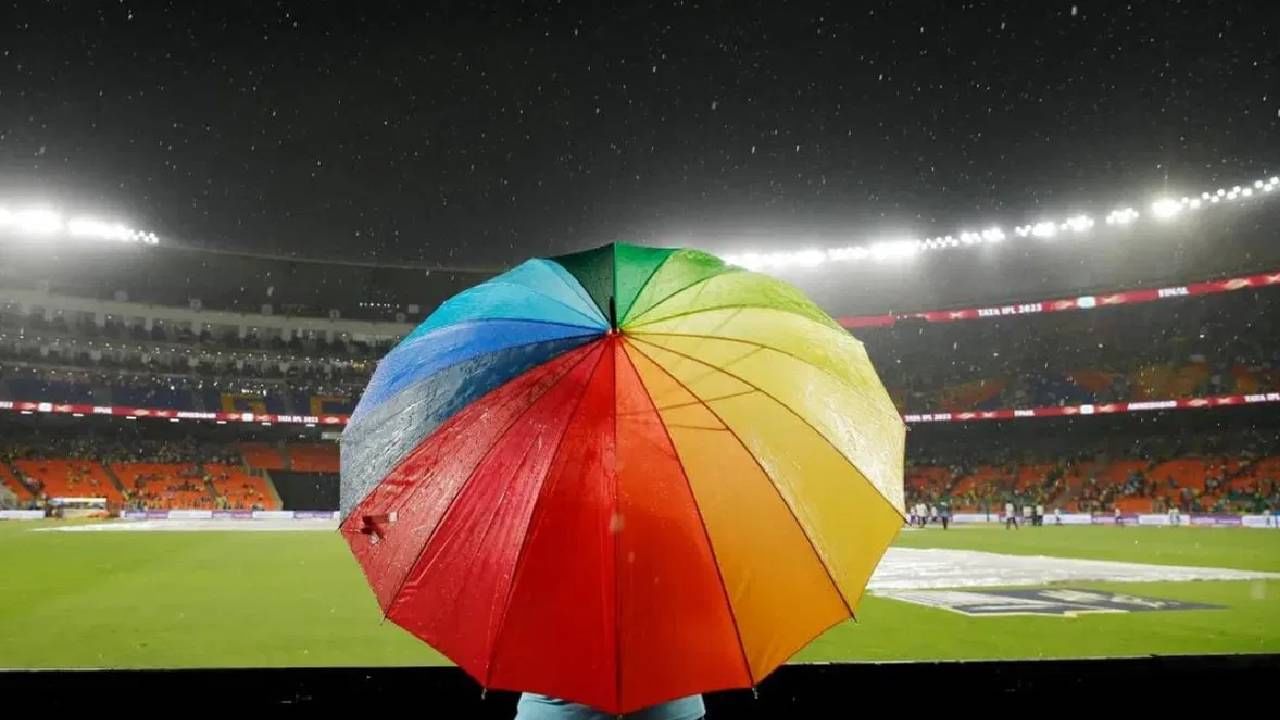 IPL 2023 Final Weather Update : अहमदाबादमध्ये आज पुन्हा पावसाचाच 'खेळ'?; जाणून घ्या हवामानाचा अंदाज