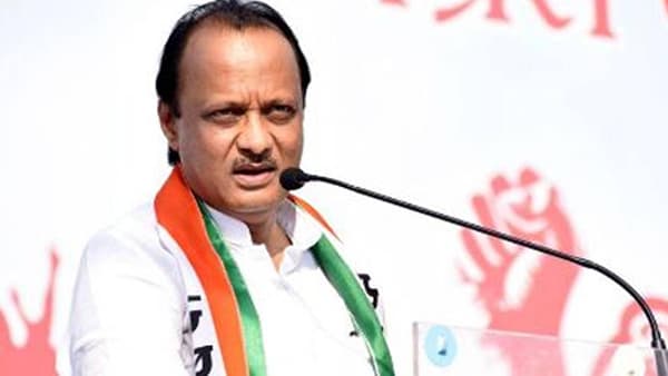 VIDEO : बैठकीतच अजित पवार भडकले; कार्यकर्त्यांना झापतच म्हणाले; “..आमची बदनामी होते, पद देणार नाही”