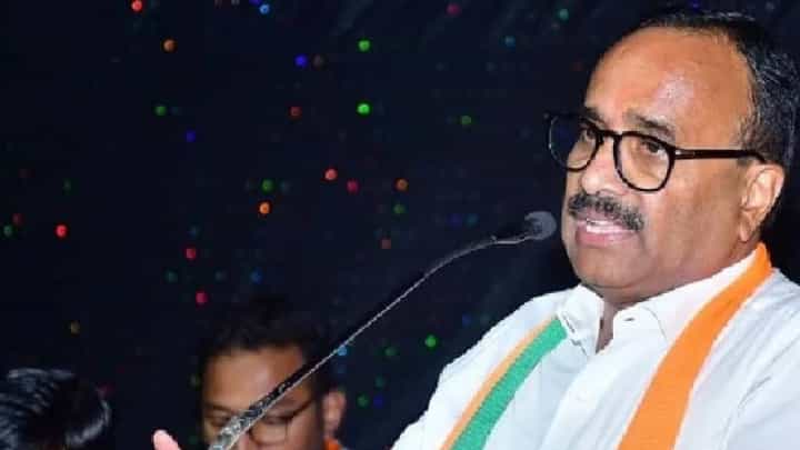 पालकमंत्री अतुल सावे यांच्यावर राष्ट्रवादी आमदार यांचा गंभार आरोप; म्हणाला, ''टक्केवारी गोळा'' पालकमंत्री अतुल सावे यांच्यावर राष्ट्रवादी आमदार यांचा गंभार आरोप; म्हणाला, ''टक्केवारी गोळा''