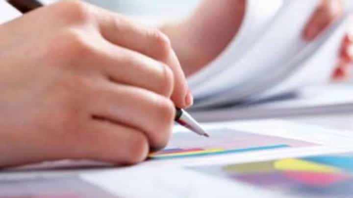 HSC Board Exam | झालं गेलं विसरून जा! पुन्हा जिद्दीने तयारीला लागा, बारावी नापास विद्यार्थ्यांसाठी महत्त्वाची बातमी HSC Board Exam | झालं गेलं विसरून जा! पुन्हा जिद्दीने तयारीला लागा, बारावी नापास विद्यार्थ्यांसाठी महत्त्वाची बातमी