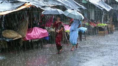 दिल्लीनंतर या राज्यांतून आता बरसणार; चक्रीवादळाचाही बसणार फटका...