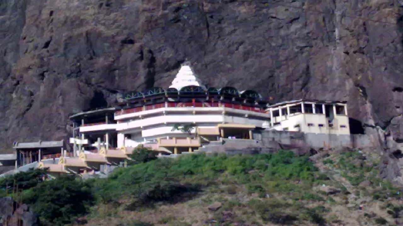 ''हिजाबला समर्थन अन् ड्रेस कोड विरोध करणाऱ्यांची वेगळी जमात उघडी पडली'' भाजपचा विरोधकांवर हल्लाबोल ''हिजाबला समर्थन अन् ड्रेस कोड विरोध करणाऱ्यांची वेगळी जमात उघडी पडली'' भाजपचा विरोधकांवर हल्लाबोल