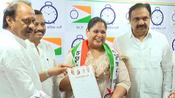 राष्ट्रवादी पक्षप्रवेशावर निळू फुले यांच्या लेकीनं स्पष्ट केलं कारण; म्हणाली, “बाबा आणि...” राष्ट्रवादी पक्षप्रवेशावर निळू फुले यांच्या लेकीनं स्पष्ट केलं कारण; म्हणाली, “बाबा आणि...”
