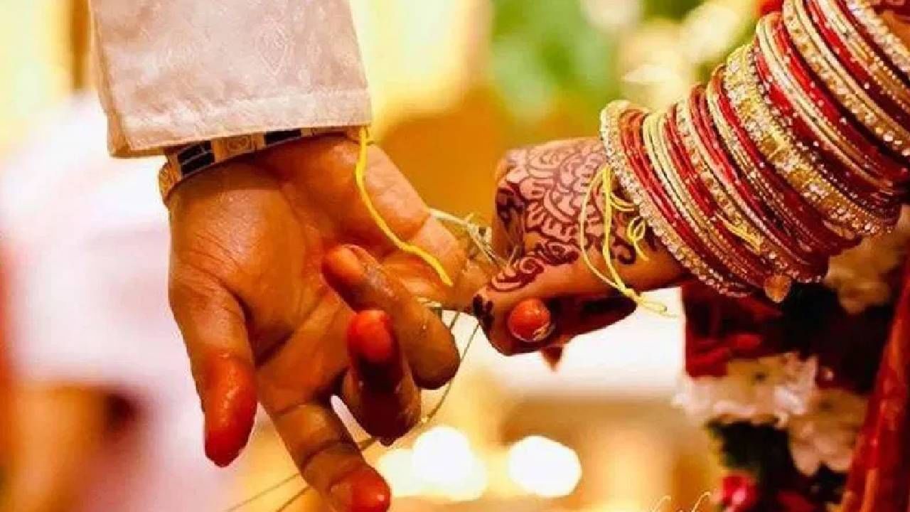 पुरोगामी महाराष्ट्रातील मन हेलावणारी घटना, बहिणीची सख्ख्या भावाला लग्नाला न येण्याची विनवणी पुरोगामी महाराष्ट्रातील मन हेलावणारी घटना, बहिणीची सख्ख्या भावाला लग्नाला न येण्याची विनवणी
