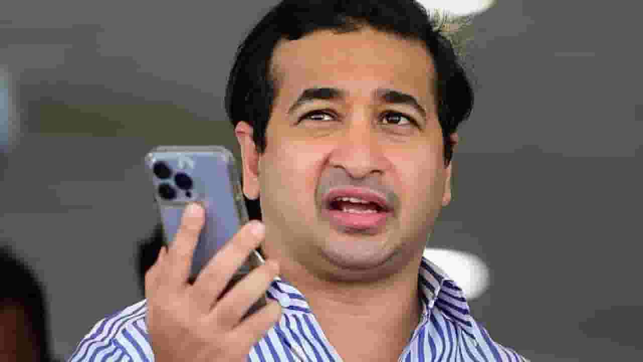 'नितेश राणे याचं तोंड आणि जीभ म्हणजे हातभट्टीची दारू हाणलेल्या बेवड्यासारखी'; शिवसेना नेत्याचं जशाचतस उत्तर