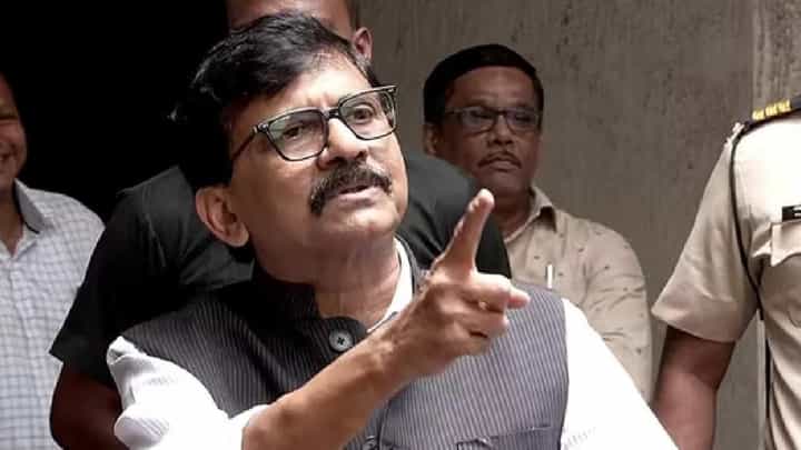 “मस्ताने म्हणा किंवा दिवाने म्हणा, पण तुम्हाला वेड असू नये,” राऊत यांच्या टीकेवर कोणाची टोलेबाजी? “मस्ताने म्हणा किंवा दिवाने म्हणा, पण तुम्हाला वेड असू नये,” राऊत यांच्या टीकेवर कोणाची टोलेबाजी?