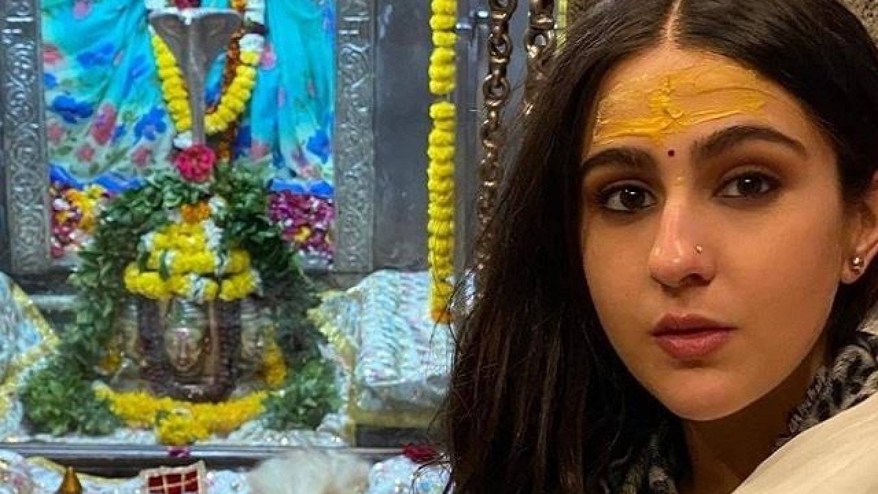 बाॅलिवूड अभिनेत्री सारा अली खान ही नेहमीच चर्चेत असणारी अभिनेत्री आहे. काही दिवसांपूर्वीच सारा अली खान हिचा जरा हटके जरा बचके हा चित्रपट रिलीज झाला. 