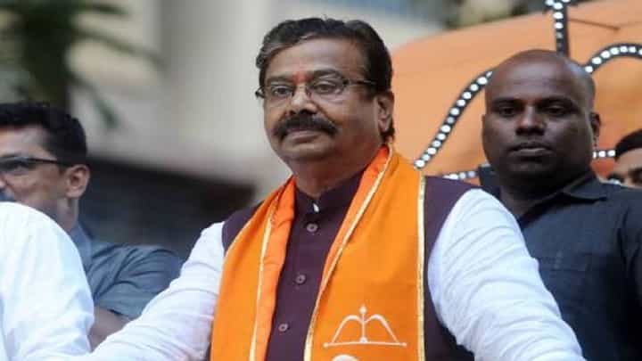 ...तोपर्यंत मविआ तरी टीकेल का? अमोल किर्तिकरांच्या उमेदवारीबाबत गजानन किर्तिकर म्हणतात... ...तोपर्यंत मविआ तरी टीकेल का? अमोल किर्तिकरांच्या उमेदवारीबाबत गजानन किर्तिकर म्हणतात...
