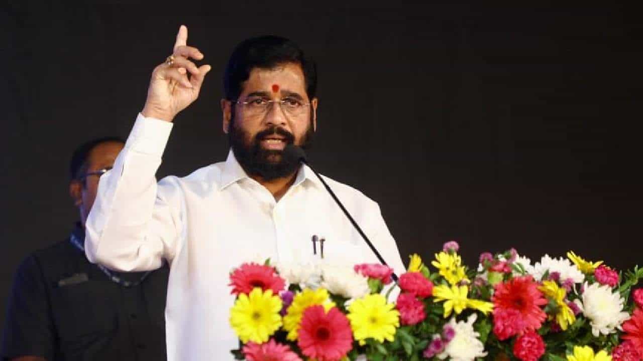 आमची मैत्री म्हणजे फेव्हिकॉलचा जोड, मुख्यमंत्री शिंदेंची विरोधकांवर टीका आमची मैत्री म्हणजे फेव्हिकॉलचा जोड, मुख्यमंत्री शिंदेंची विरोधकांवर टीका