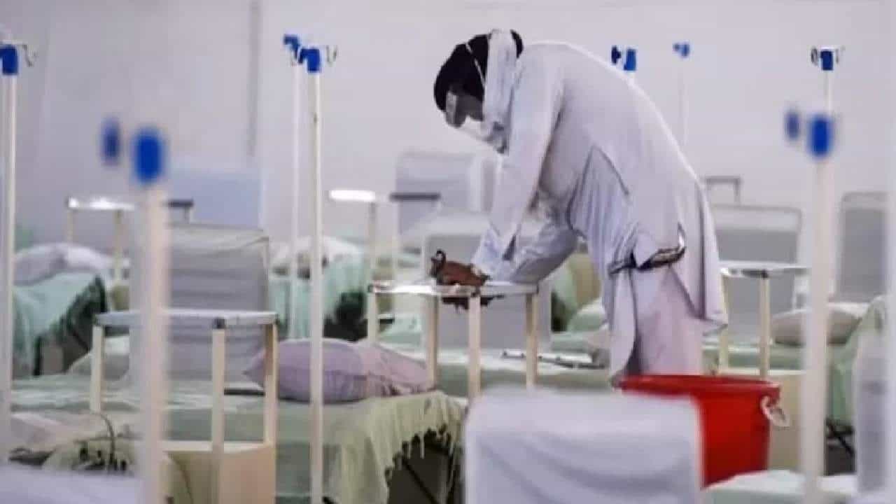 सर्जरी करण्यापूर्वी डॉक्टरच झाला बेहोश, ऑपरेशन थिएटरमध्ये असं नेमकं काय घडलं?