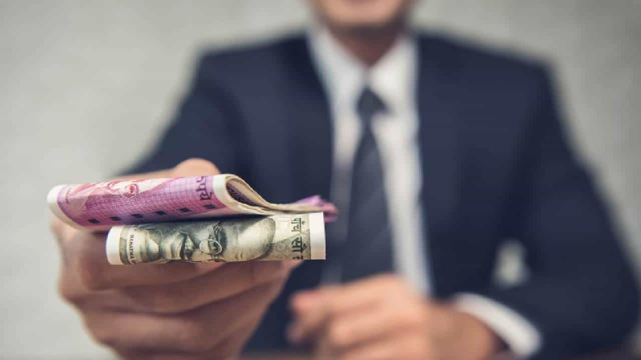 Advanced Salary : सरकारी कर्मचाऱ्यांना ॲडव्हान्स सॅलरी! या राज्यातील कर्मचाऱ्यांसारखे सुखी कोणीच नाही