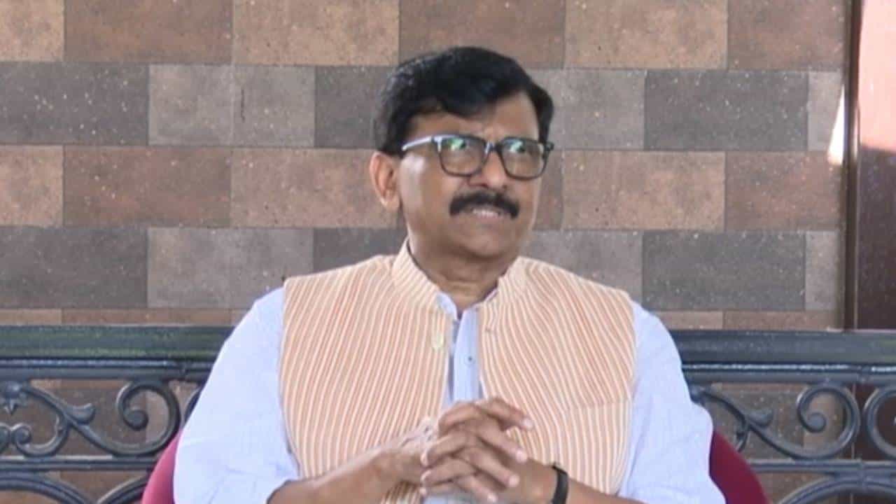 मुख्यमंत्र्यांबाबत केलेल्या आत्महत्येच्या दाव्यावर केसरकर यांची चौकशी करा, संजय राऊत यांची मागणी