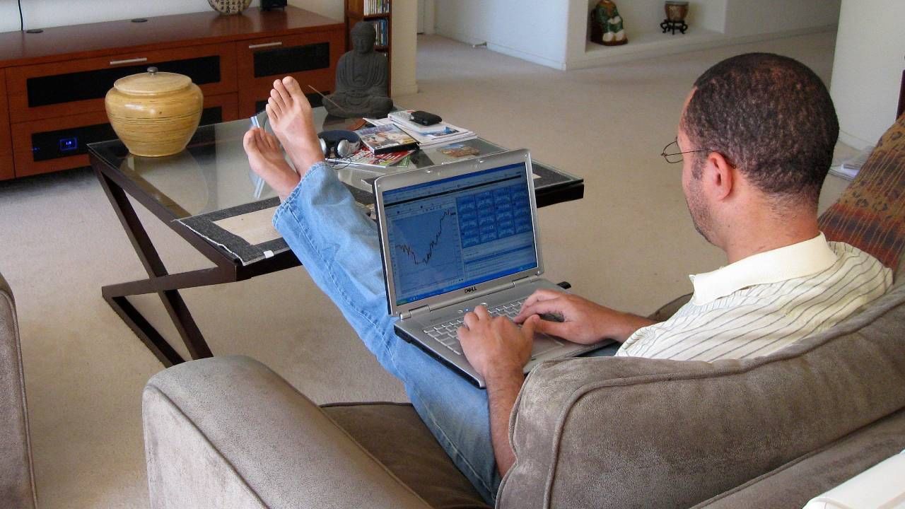 Work From Home करणे आरोग्यासाठी आहे हानिकारक, जाणून घ्या कसे?