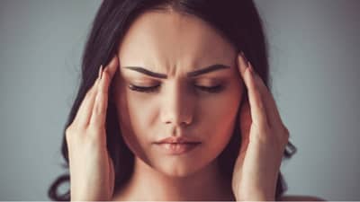 रोज होतोय डोकेदुखीचा त्रास? या प्रकारे मिळवा सुटका
