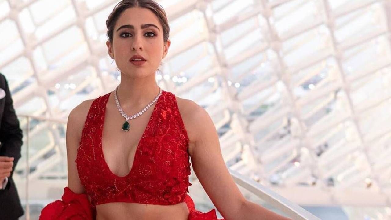 Sara Ali Khan | वडील मुस्लिम आणि आई हिंदू, सारा अली खान करते 'या' धर्माचे पालन