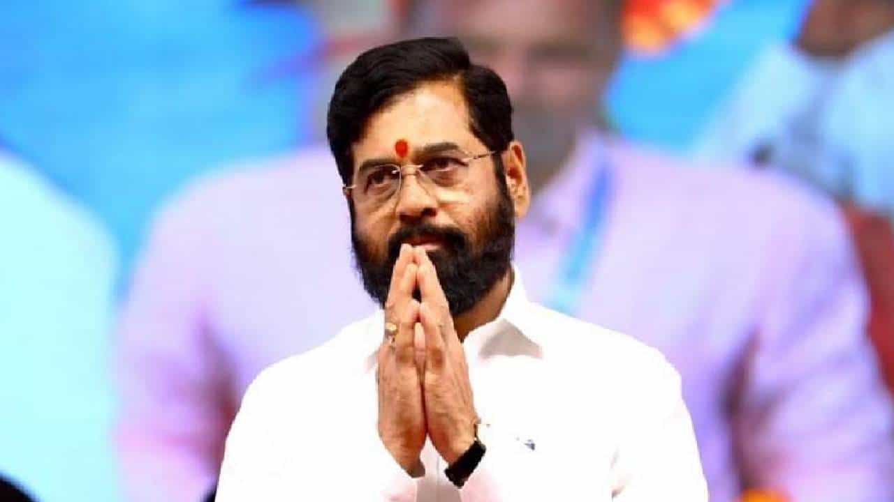 त्या जाहिरातीमुळे देवेंद्र फडणवीस यांच्या नाराजीच्या चर्चा, एकनाथ शिंदे बघा काय म्हणाले?