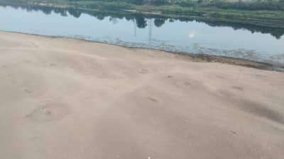 वैनगंगेच्या पात्रातील पाणी ओसरताच मानवी सांगाड्यांचा प्रचंड खच, अख्खं गाव गोळा झालं; काय झालं तिथे?