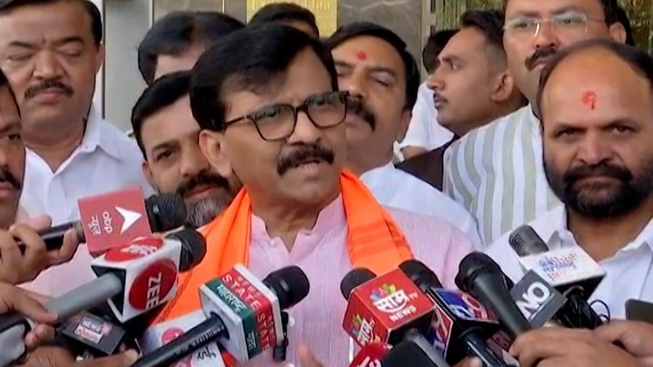 Video : धरणात मुतण्यापेक्षा थुंकलेलं बरं, संजय राऊत यांची सटकली; अजितदादा यांना त्याच भाषेत प्रत्युत्तर Video : धरणात मुतण्यापेक्षा थुंकलेलं बरं, संजय राऊत यांची सटकली; अजितदादा यांना त्याच भाषेत प्रत्युत्तर