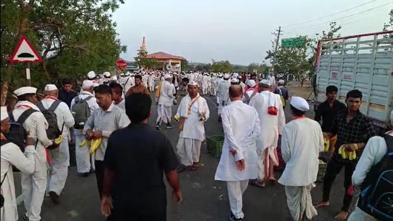 संत मुक्ताबाईंची पालखी आषाढी एकादशीनिमित्त पंढरपूर येथे विआषाढी एकादशीनिमित्त विठूरायांच्या दर्शनासाठी राज्यभरातून येणार्या सात मानाच्या पालख्यांपैकी पहिला मान मुक्ताई पालखीला ठुरायाच्या भेटीला निघते. श्रीक्षेत्र मुक्ताईनगर ते श्रीक्षेत्र पंढरपूर दरम्यान निघणाऱ्या या वारीची अखंड परंपरा गेल्या अनेक वर्षांपासून सुरु आहे.