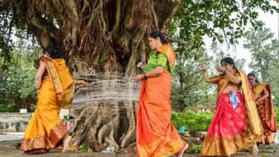 Vat Purnima 2023 : आज वट पौर्णिमेला अवश्य करा हे उपाय, आर्थिक अडचण होईल दूर