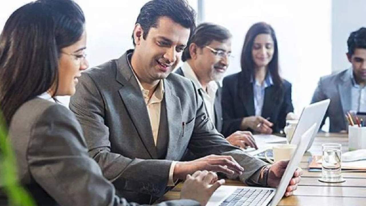 Career Tips: दहावीनंतर हे पाच डिप्लोमा कोर्स करा, चांगले करिअर आणि सॅलरीही मिळेल Career Tips: दहावीनंतर हे पाच डिप्लोमा कोर्स करा, चांगले करिअर आणि सॅलरीही मिळेल