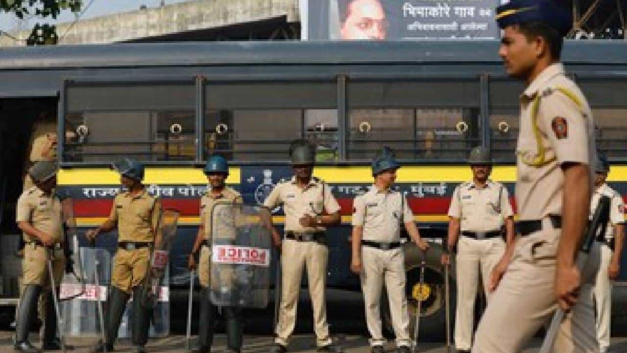नांदेड हादरलं! लग्नाच्या वरातीत नाचणं जीवावर बेतलं, दोन गटात हाणामारी, दगड फेक आणि एकाचा मृत्यू