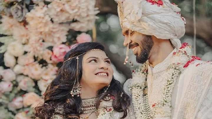 VIDEO : अखेर ऋतुराज गायकवाडची पडली विकेट! क्रिकेटपटू उत्कर्षा पवार हिने केलं क्लिनबोल्ड, घेतलेही 7 फेरे VIDEO : अखेर ऋतुराज गायकवाडची पडली विकेट! क्रिकेटपटू उत्कर्षा पवार हिने केलं क्लिनबोल्ड, घेतलेही 7 फेरे