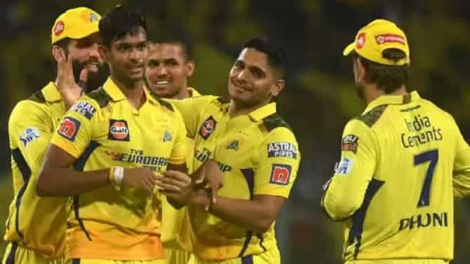 SL vs AFG : धोनीला चॅम्पियन बनवणाऱ्या मथीसा पतिराणाचे डेब्यु मॅचमध्ये 16 वाइड बॉल, घरात धु, धु धुतलं
