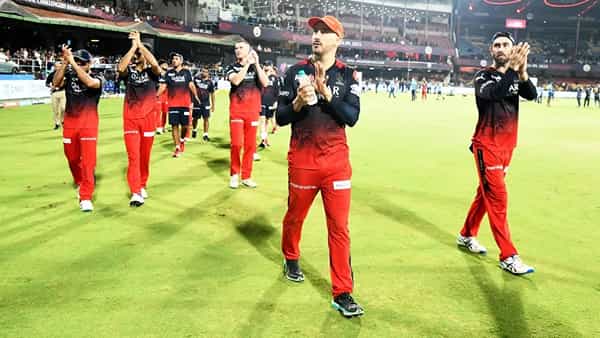 आयपीएल 2024 साठी रॉयल चॅलेंजर्स बंगळुरू सज्ज झाली आहे. गेल्या हंगामात आरसीबीचं स्वप्न भंगलं होतं. साखळी फेरीतच आरसीबीचं आव्हान संपुष्टात आलं होतं.