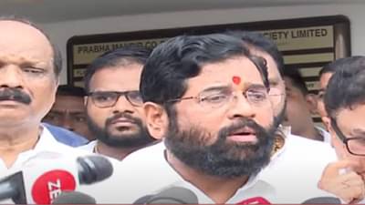 ‘चित्रपटसृष्टीतील वात्सल्यमूर्ती हरपली’, मुख्यमंत्र्यांनी घेतलं सुलोचना दीदींच्या पार्थिवाचं अंतिम दर्शन