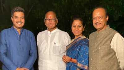 “बारामतीच्या नेत्यांनी देशाला ब्लॅकमेल करण्याचं काम केलं”, कोणी केली पवार कुटुंबावर टीका?