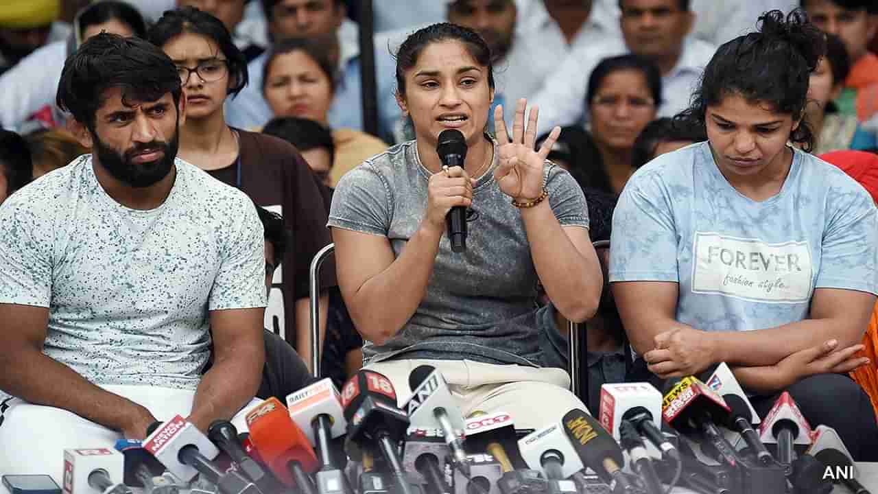 Wrestlers Protest | कुस्तीपटूंची माघार;बृजभूषण सिंह यांच्याविरोधातील आंदोलन मागे?