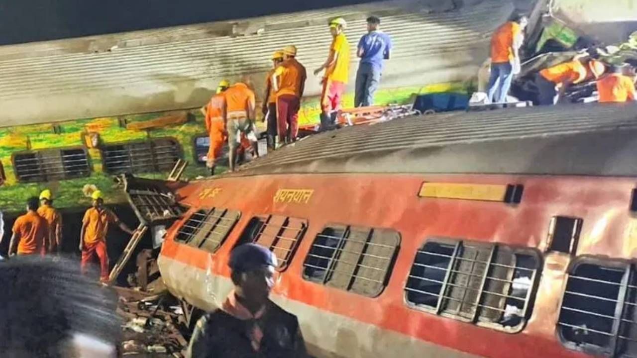 Odisha Train Accident : दैव बलवत्तर असेल तर... अपघात झालेल्या ट्रेनखाली दोन दिवस अडकला, अखेर भावानेच केली 10  वर्षाच्या चिमुरड्याची सुटका
