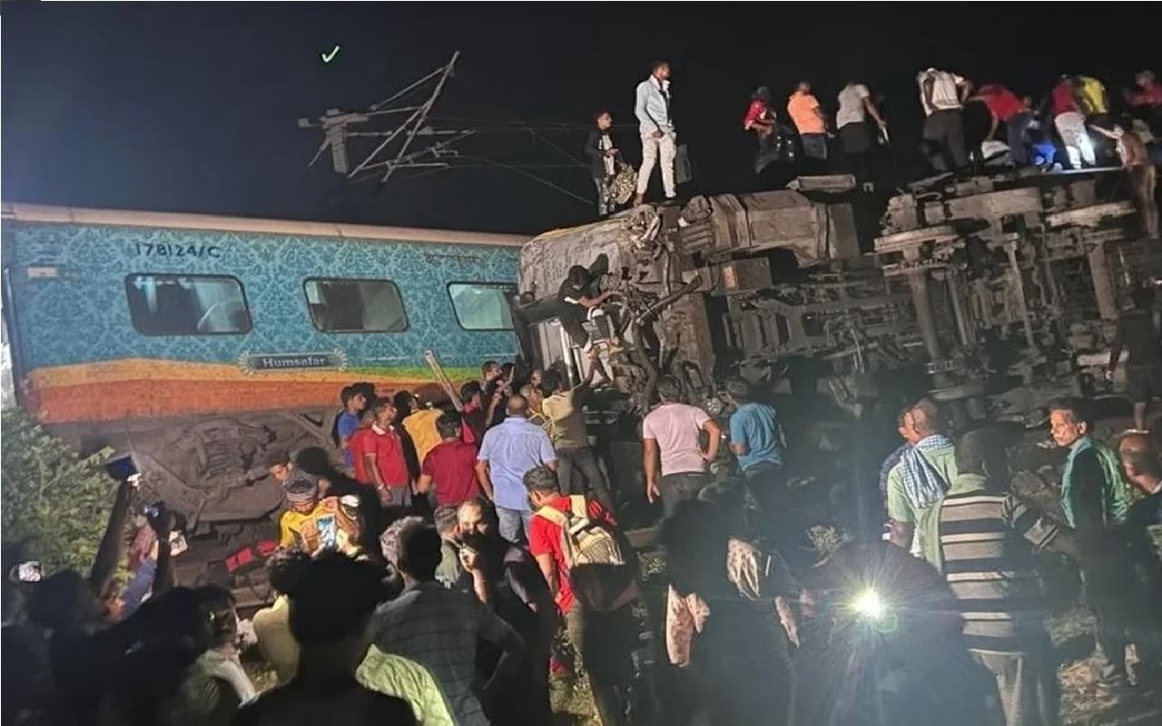 Odisha Train Accident : सगळी हास्पिटलं धुंडाळली सापडला नाही, अखेर शवागारात मुलाचा हात हलताना दिसला अन्..